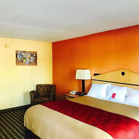 Milan Inn & Suites Εξωτερικό φωτογραφία