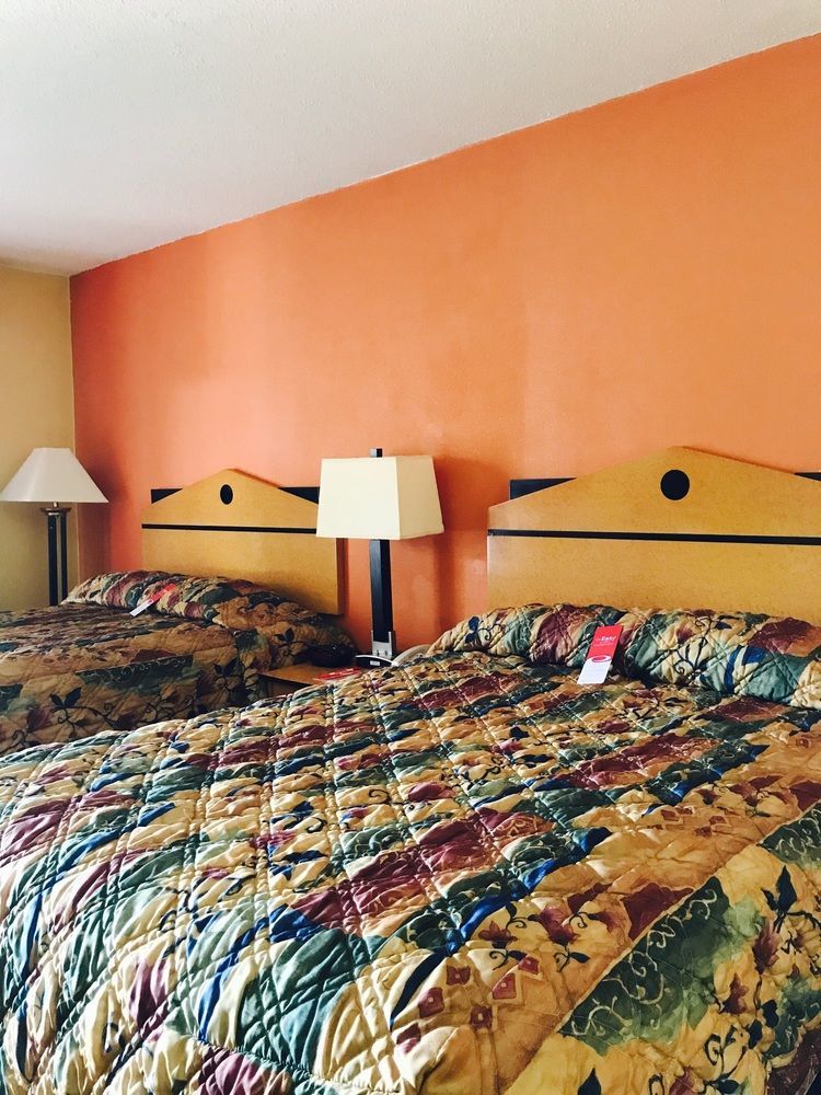 Milan Inn & Suites Εξωτερικό φωτογραφία