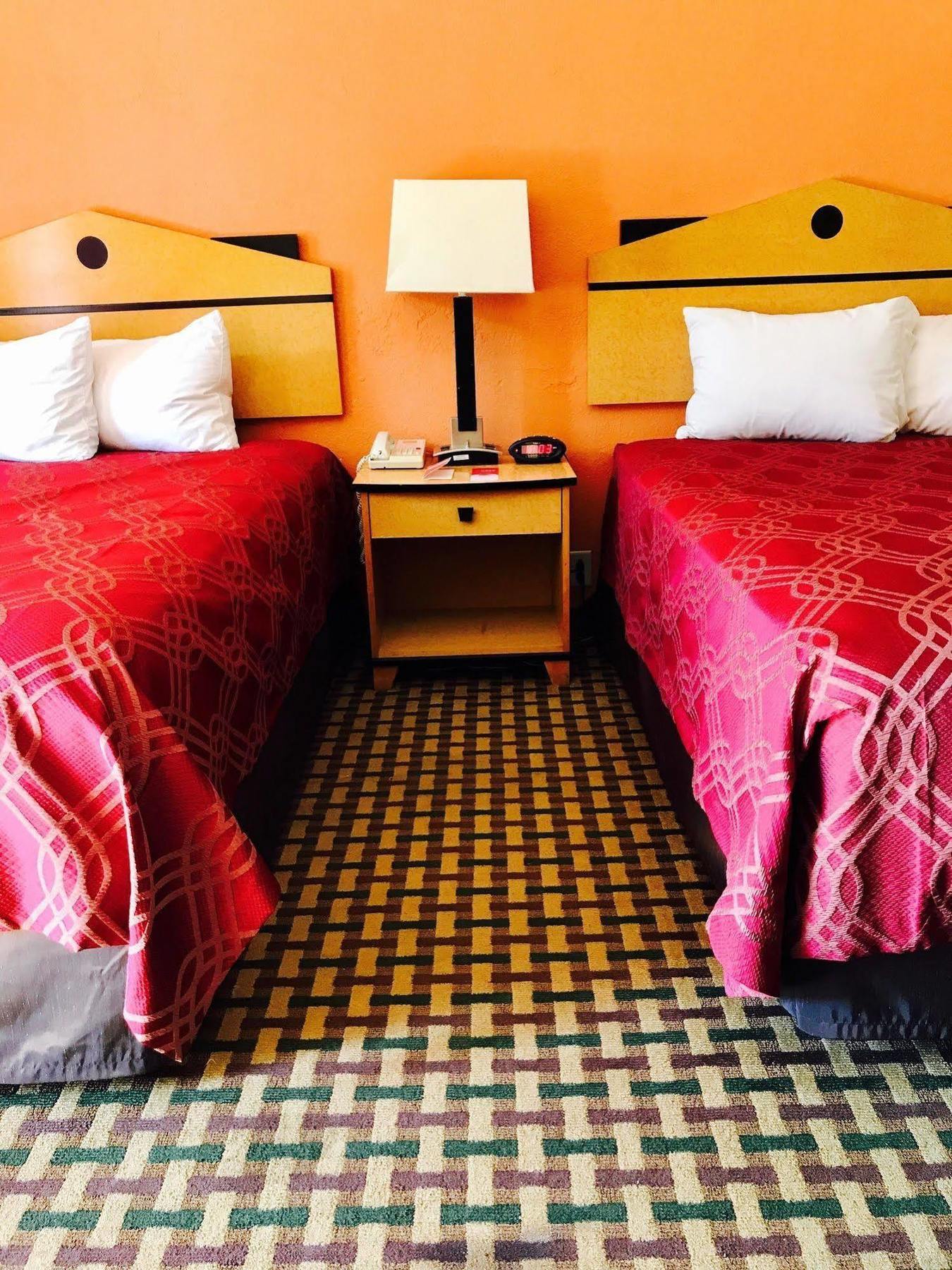 Milan Inn & Suites Εξωτερικό φωτογραφία
