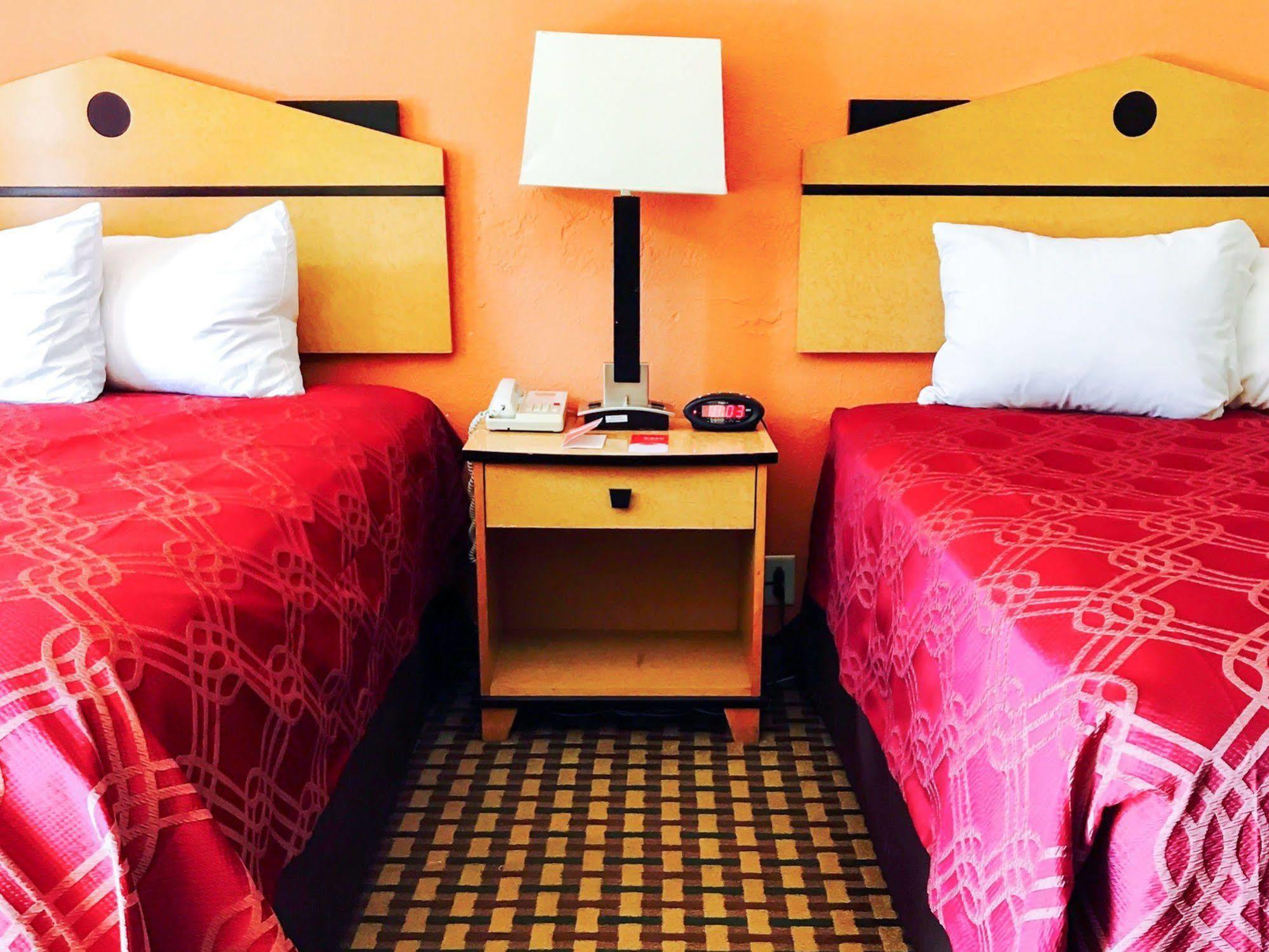 Milan Inn & Suites Εξωτερικό φωτογραφία